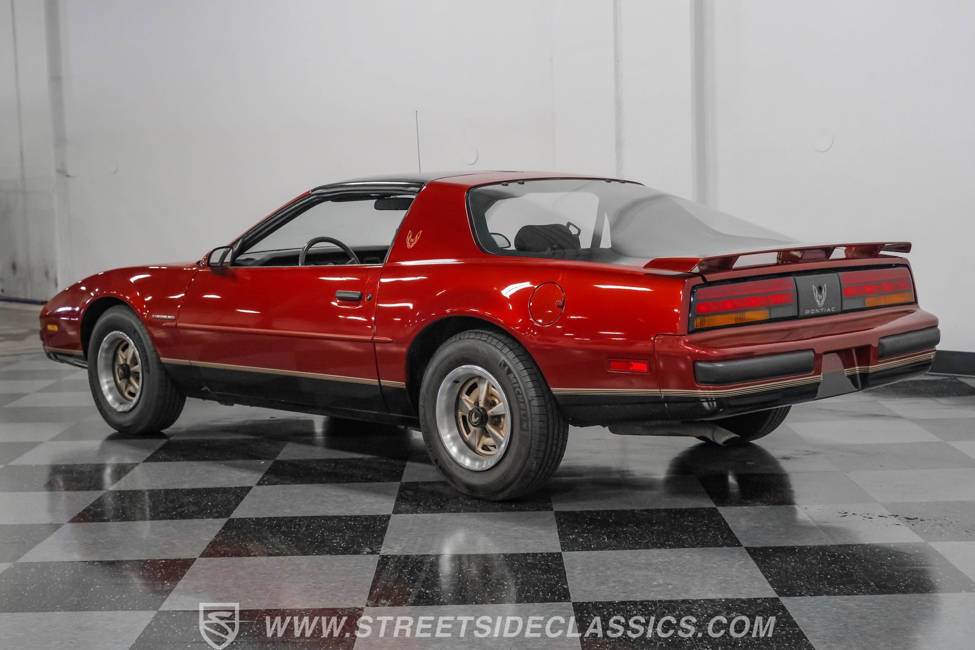 Used 1987 Pontiac Firebird Coupe image 7