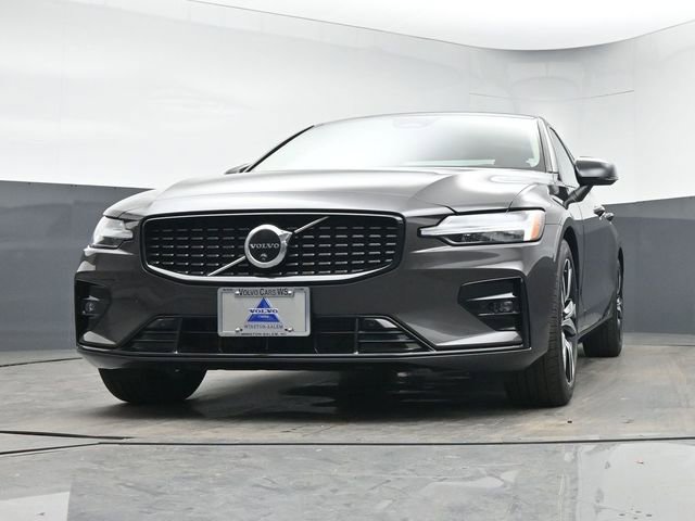Used 2025 Volvo S60 B5 Plus AWD/4WD image 35