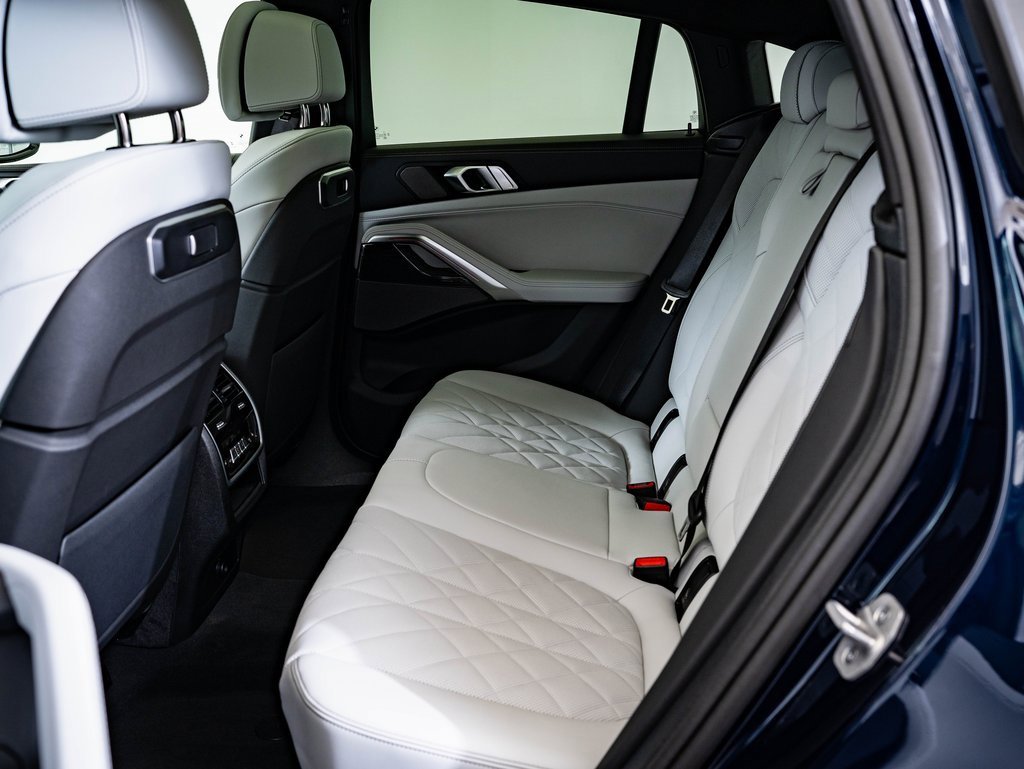New 2026 BMW X6 xDrive40i w/ Climate Comfort Package image 33