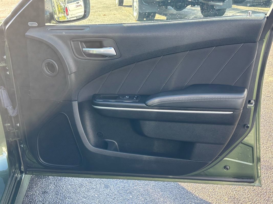 Used 2022 Dodge Charger Scat Pack w/ Driver Convenience Group image 19