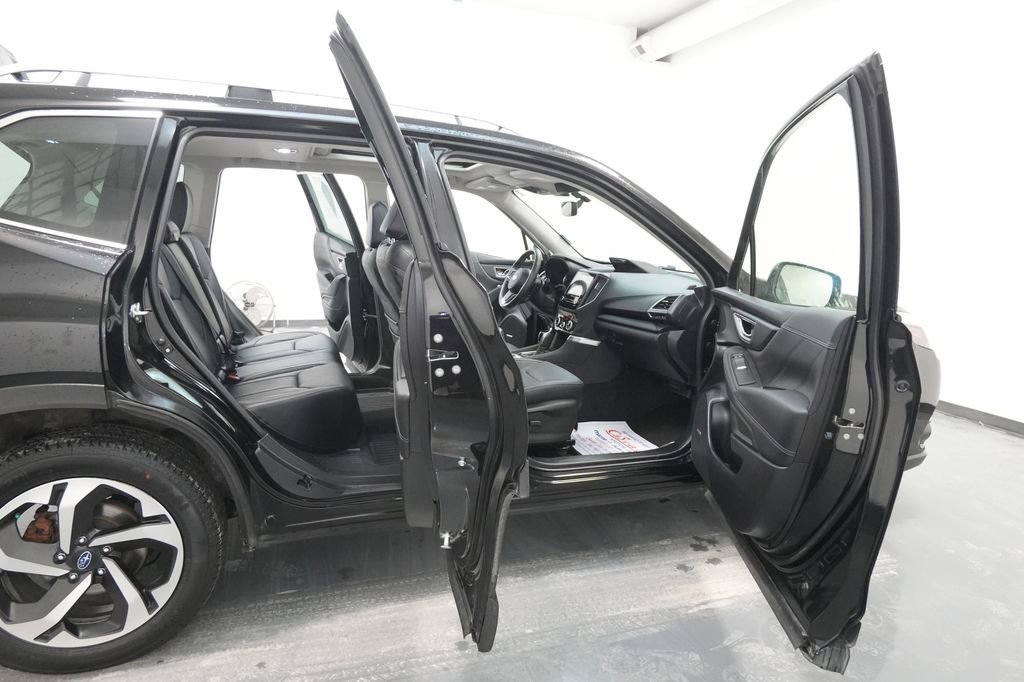 Used 2023 Subaru Forester Touring w/ Popular Package #2 image 33