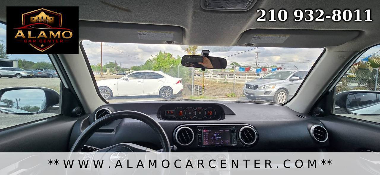 Used 2014 Scion xB FWD image 39