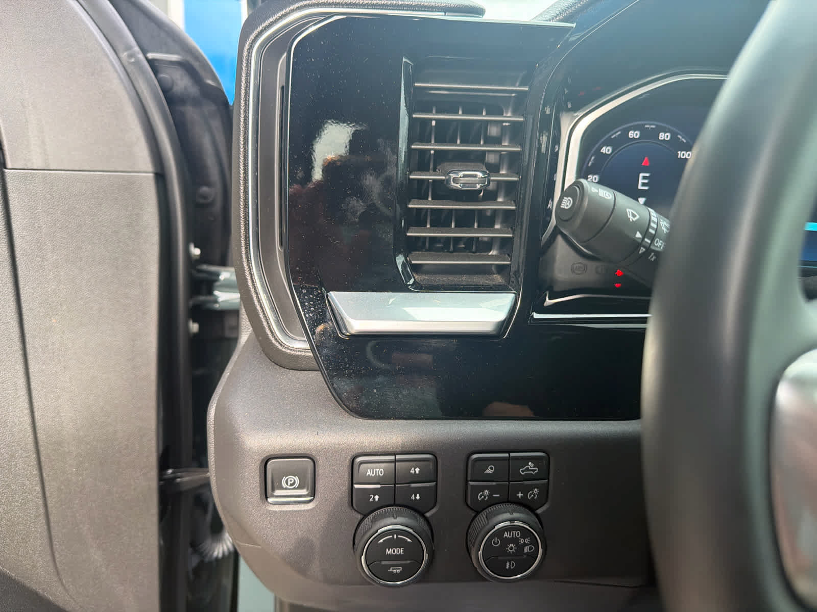 Used 2026 Chevrolet Silverado 1500 LT Trail Boss w/ LT Trail Boss Premium Package AWD/4WD image 23