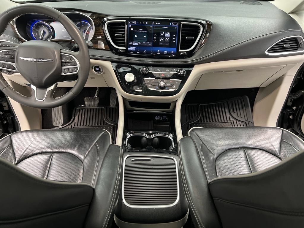 Used 2024 Chrysler Pacifica Limited FWD image 56