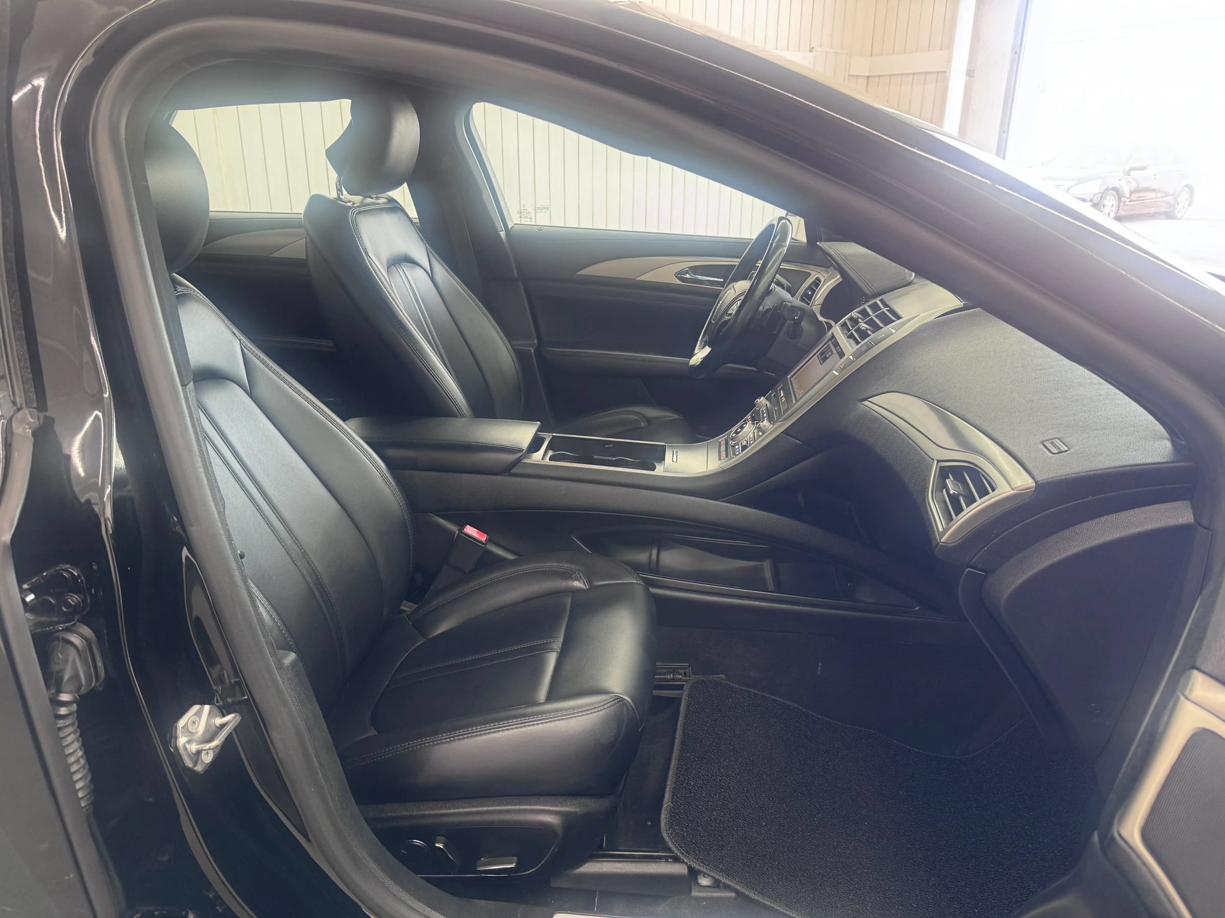Used 2017 Lincoln MKZ Premiere FWD image 10