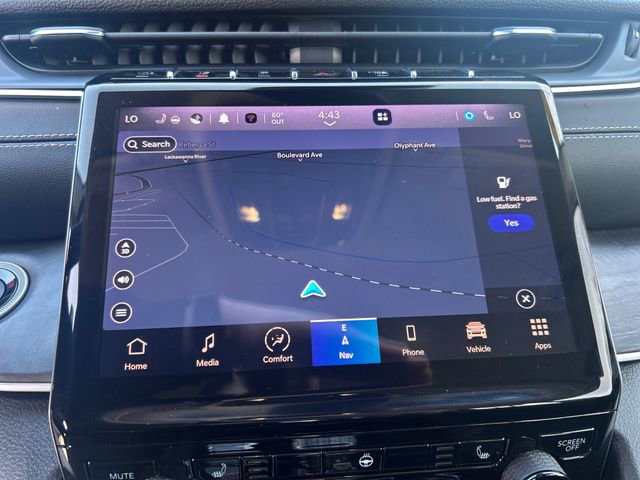 Used 2023 Jeep Grand Cherokee L Limited w/ Black Appearance Package AWD/4WD image 21