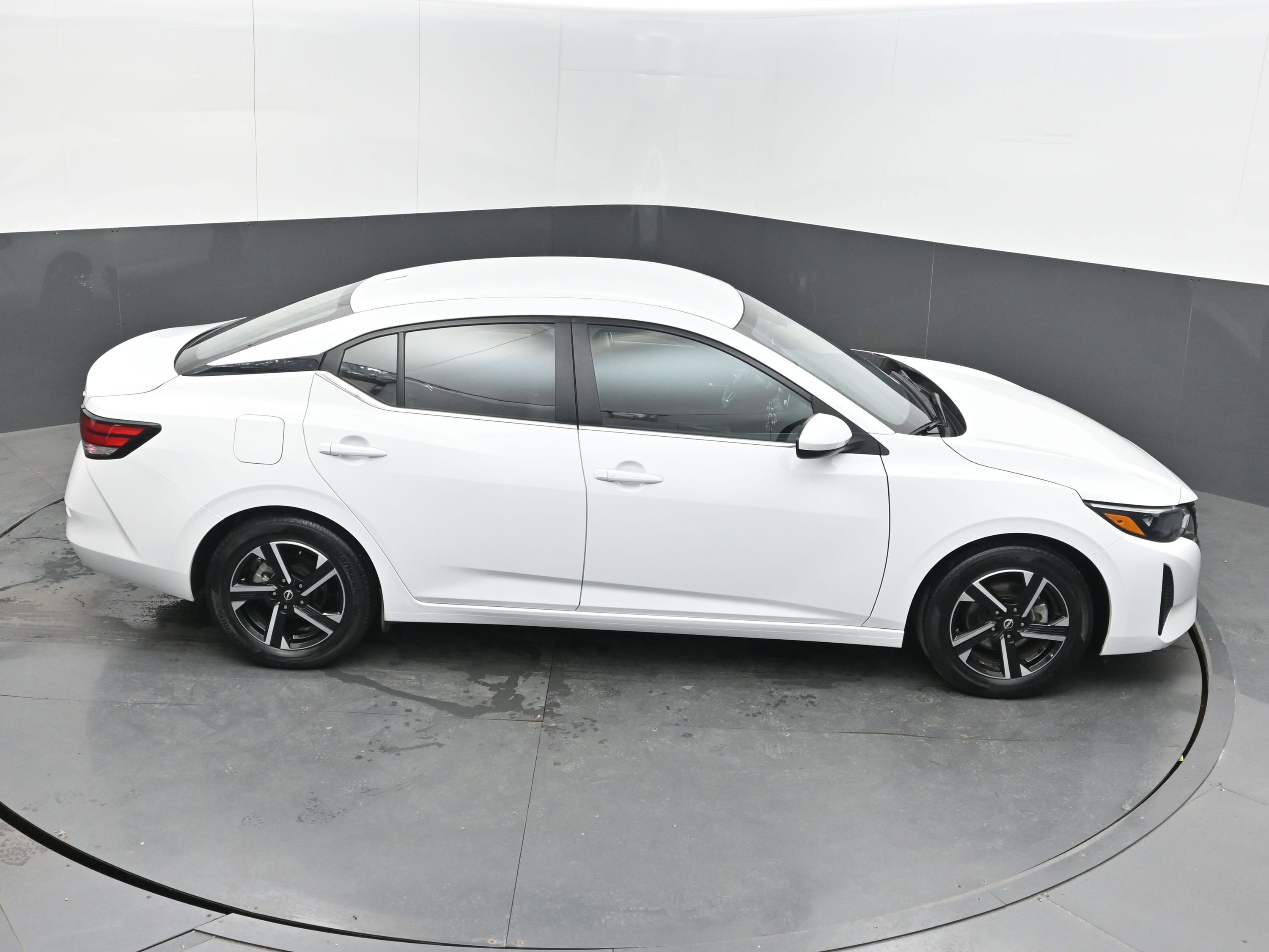 Used 2024 Nissan Sentra SV image 39