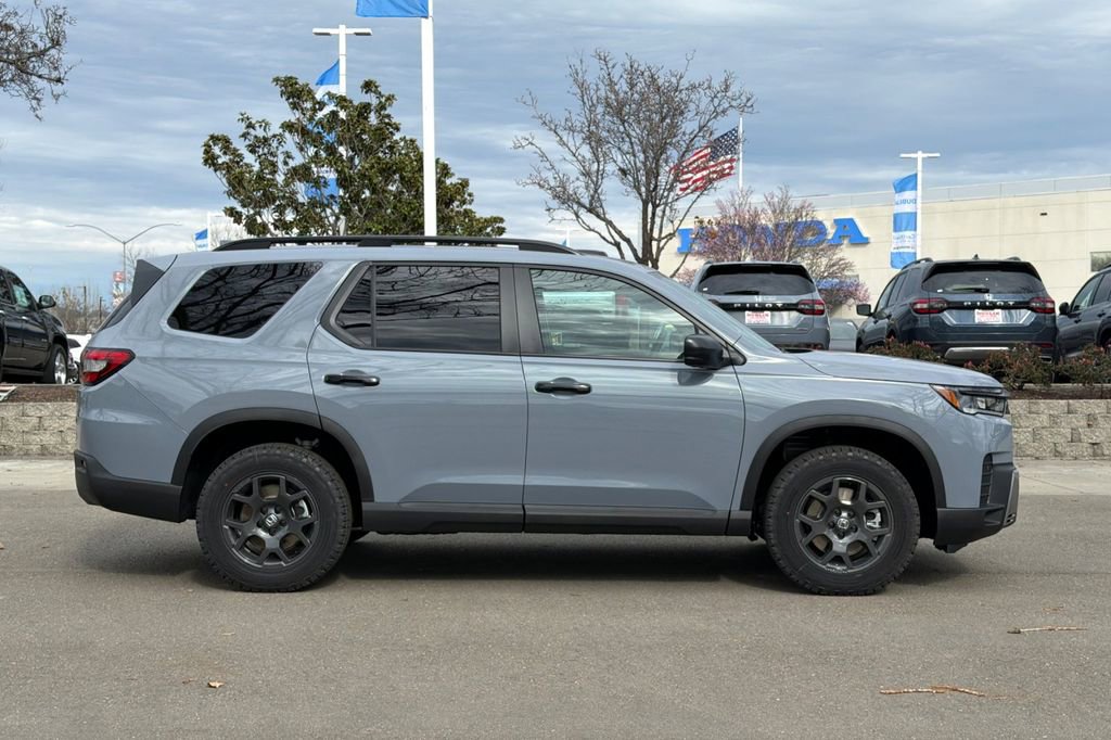 New 2026 Honda Pilot TrailSport image 3