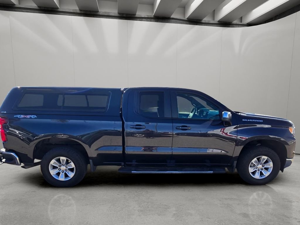 Used 2023 Chevrolet Silverado 1500 LT image 11