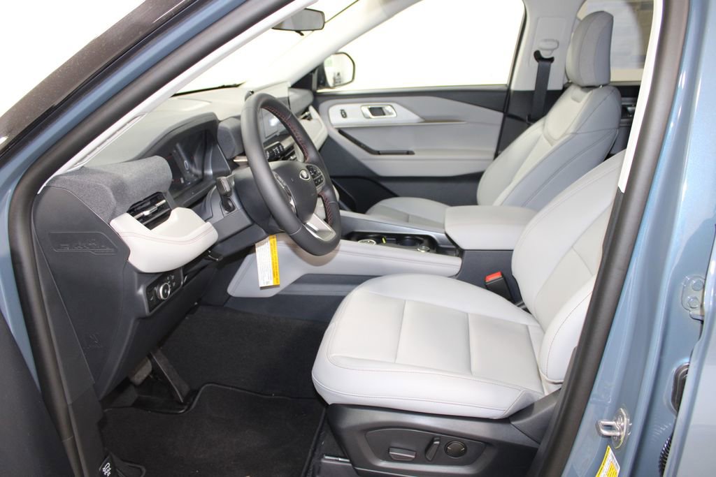 New 2026 Ford Explorer Active RWD image 22