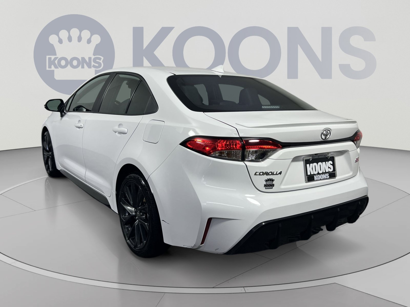 Used 2026 Toyota Corolla SE FWD image 4