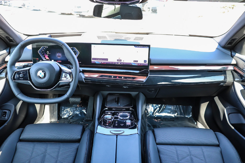 Used 2027 BMW 540i xDrive AWD/4WD image 12