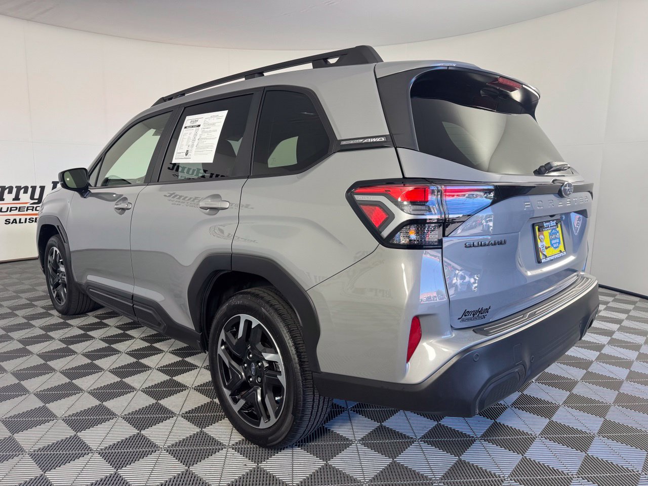 Used 2025 Subaru Forester Limited w/ Popular Package #2 AWD/4WD image 8
