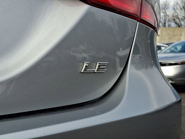 Used 2021 Toyota Camry LE image 29