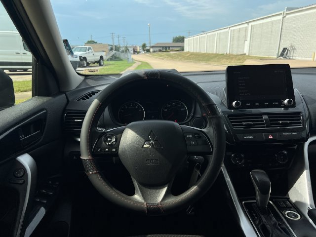 Used 2022 Mitsubishi Eclipse Cross LE AWD/4WD image 14