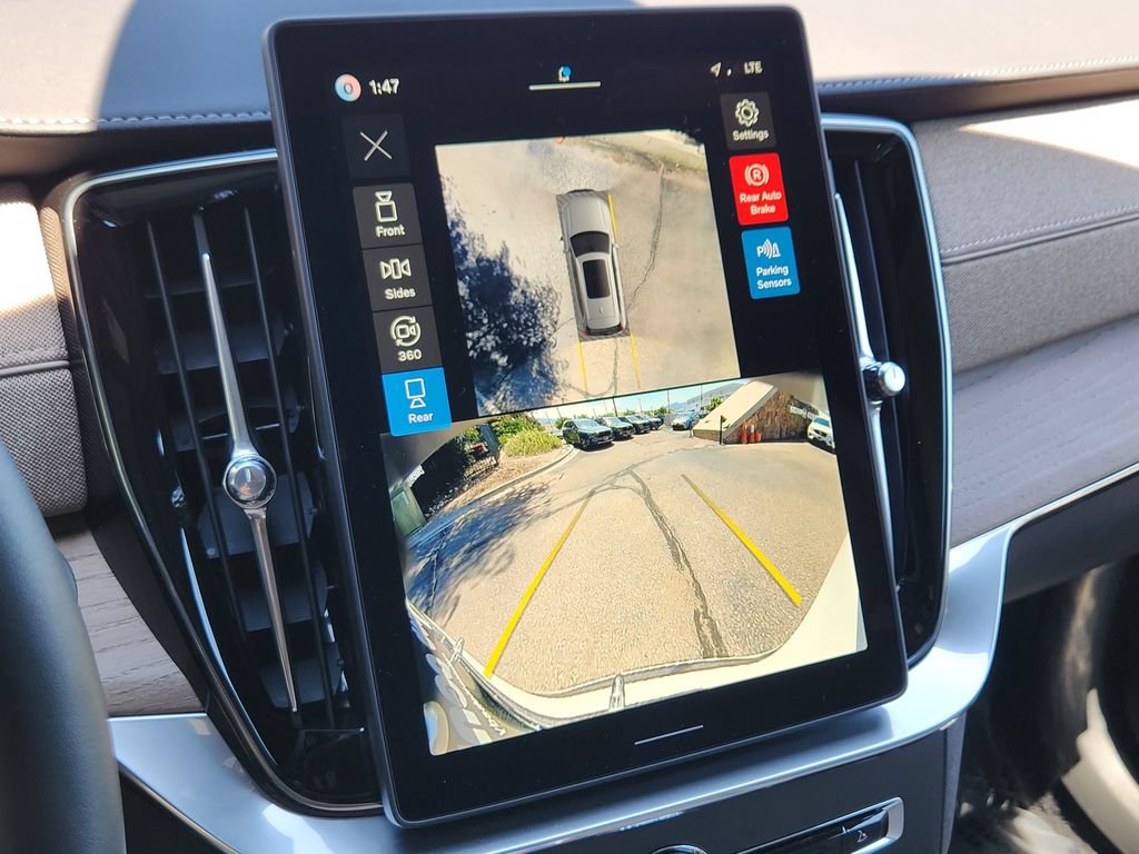 New 2026 Volvo XC90 B6 Plus w/ Protection Package Premier AWD/4WD image 9