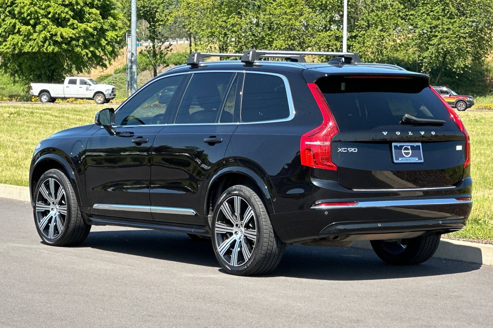 Used 2023 Volvo XC90 T8 Plus w/ Protection Package Premier AWD/4WD image 5