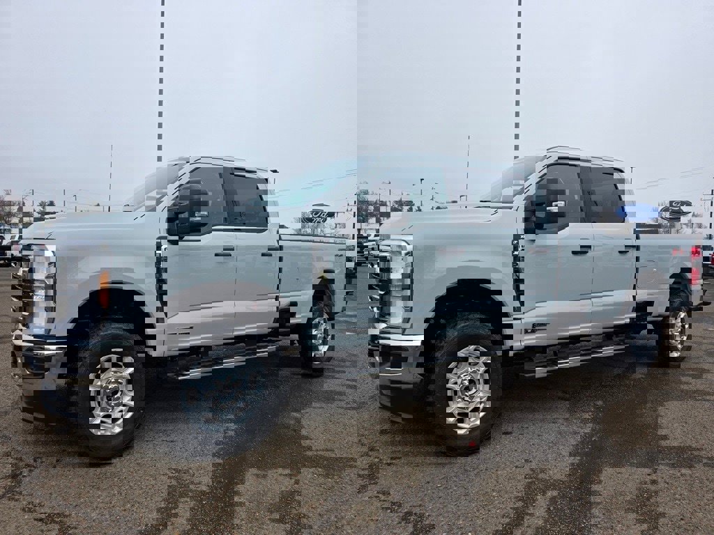 New 2025 Ford F350 XLT w/ 360-Degree Camera Package