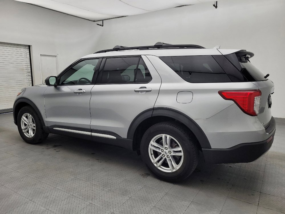 Used 2020 Ford Explorer XLT w/ Equipment Group 202A AWD/4WD image 3
