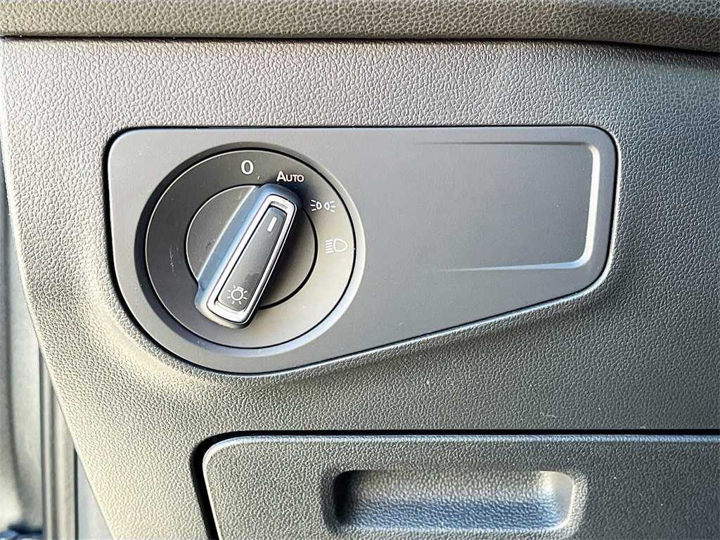 Used 2024 Volkswagen Tiguan Wolfsburg Edition image 10