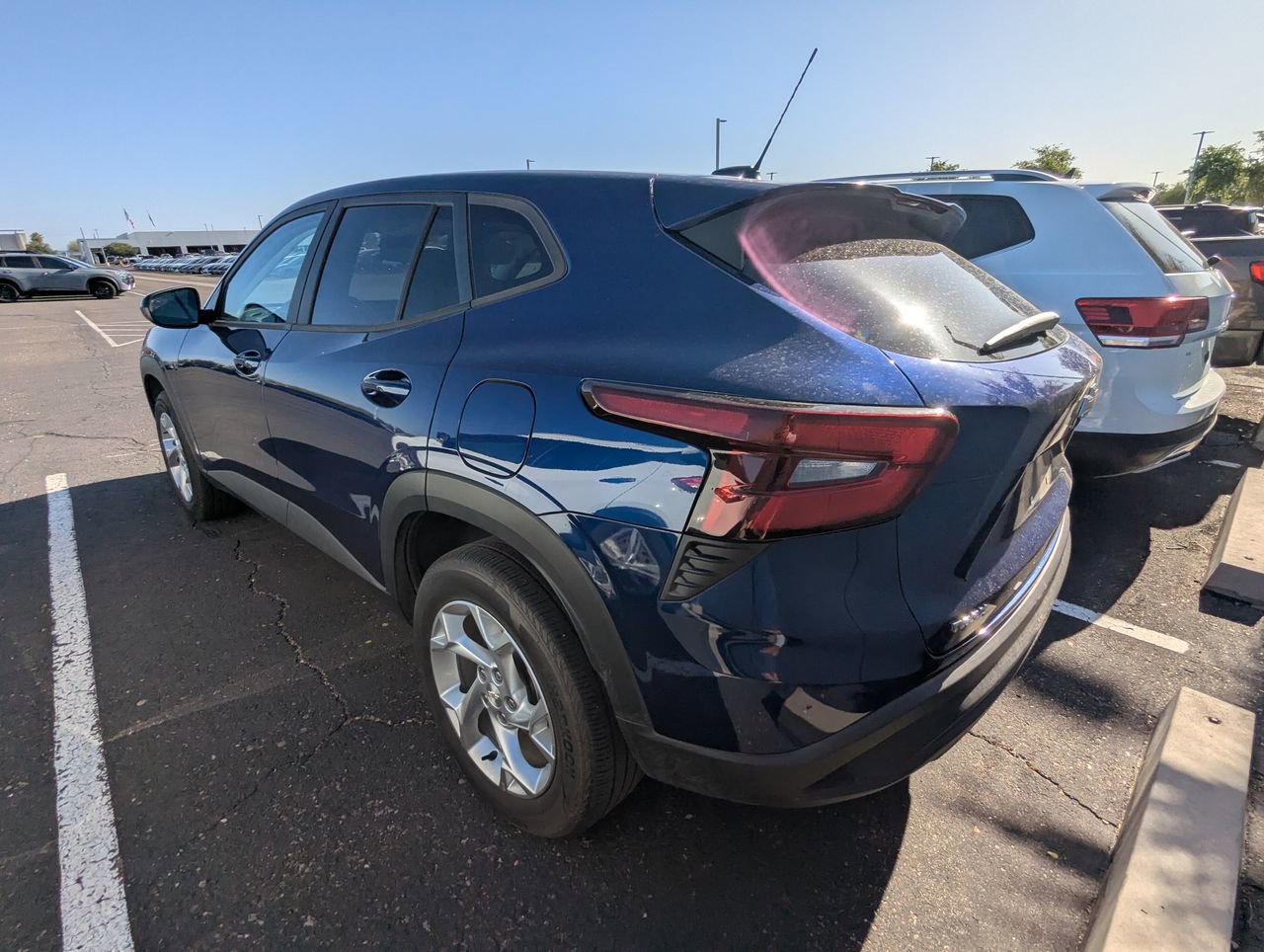 Used 2024 Chevrolet Trax LS w/ LS Convenience Package FWD image 6