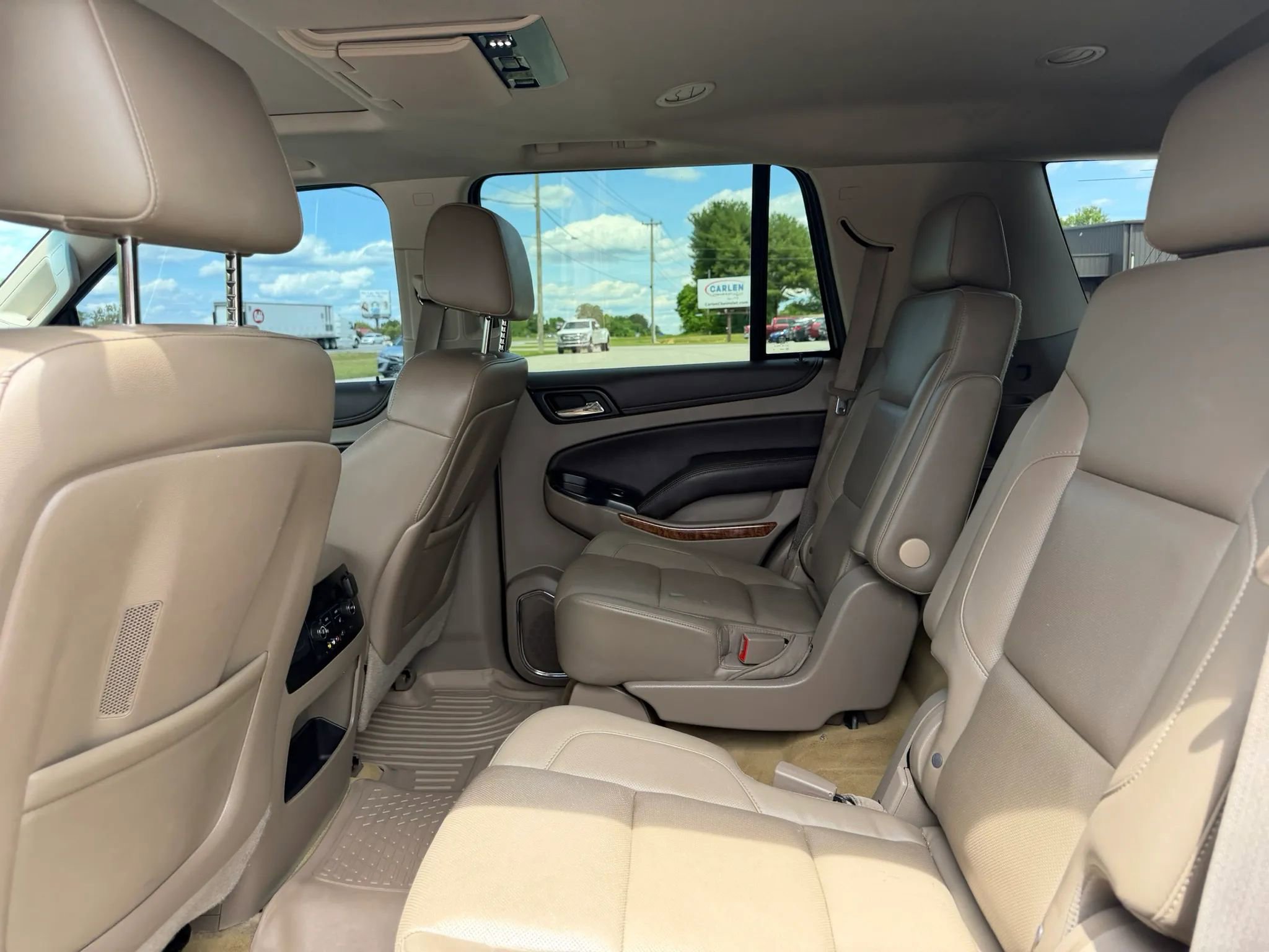 Used 2015 Chevrolet Tahoe LTZ AWD/4WD image 12