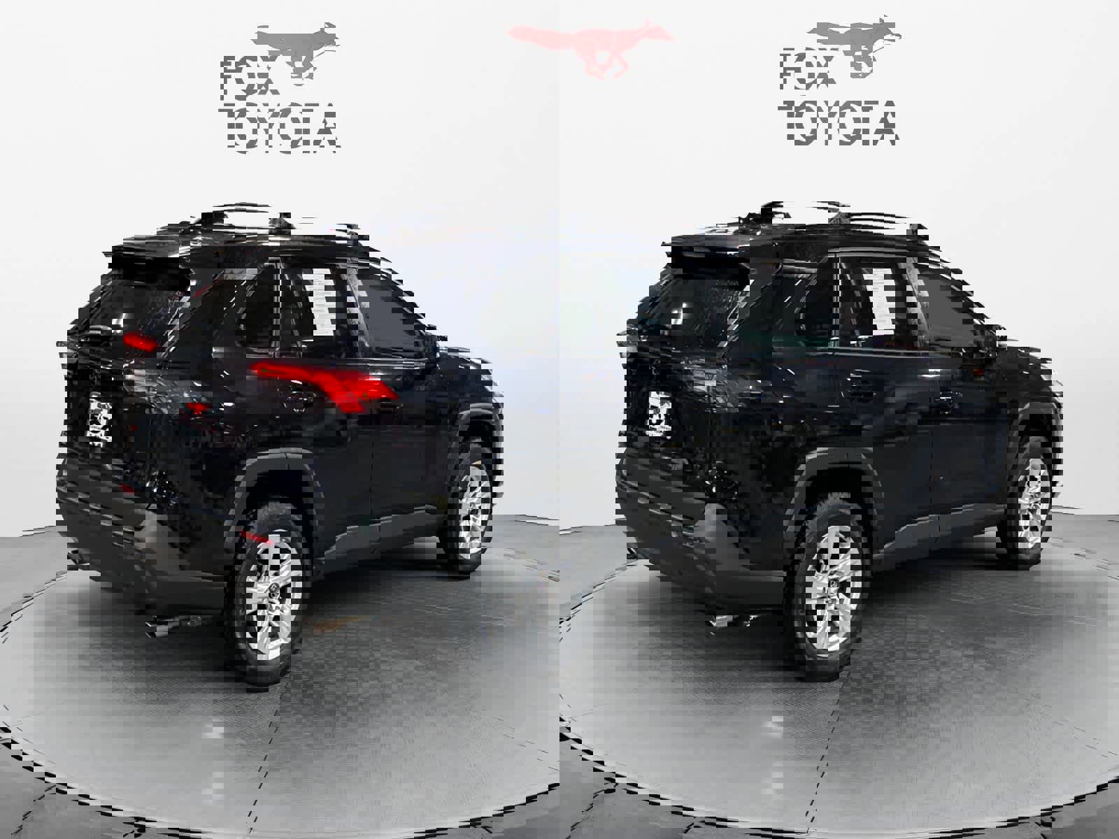 Used 2019 Toyota RAV4 XLE w/ Convenience Package image 6