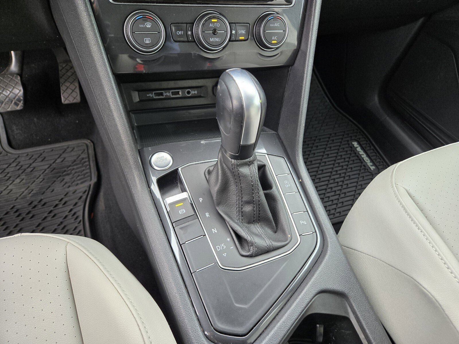 Used 2020 Volkswagen Tiguan SEL image 22