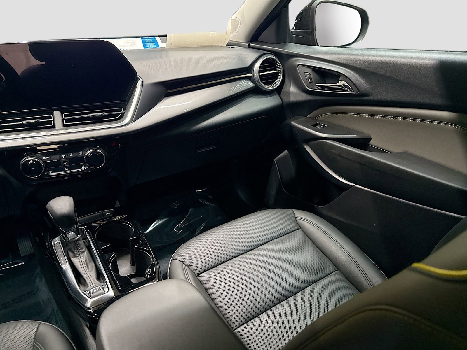 Used 2024 Chevrolet Trax ACTIV w/ Driver Confidence Package FWD image 25