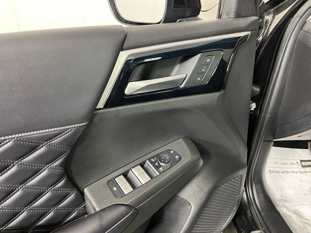 Used 2023 Mitsubishi Outlander SEL image 16