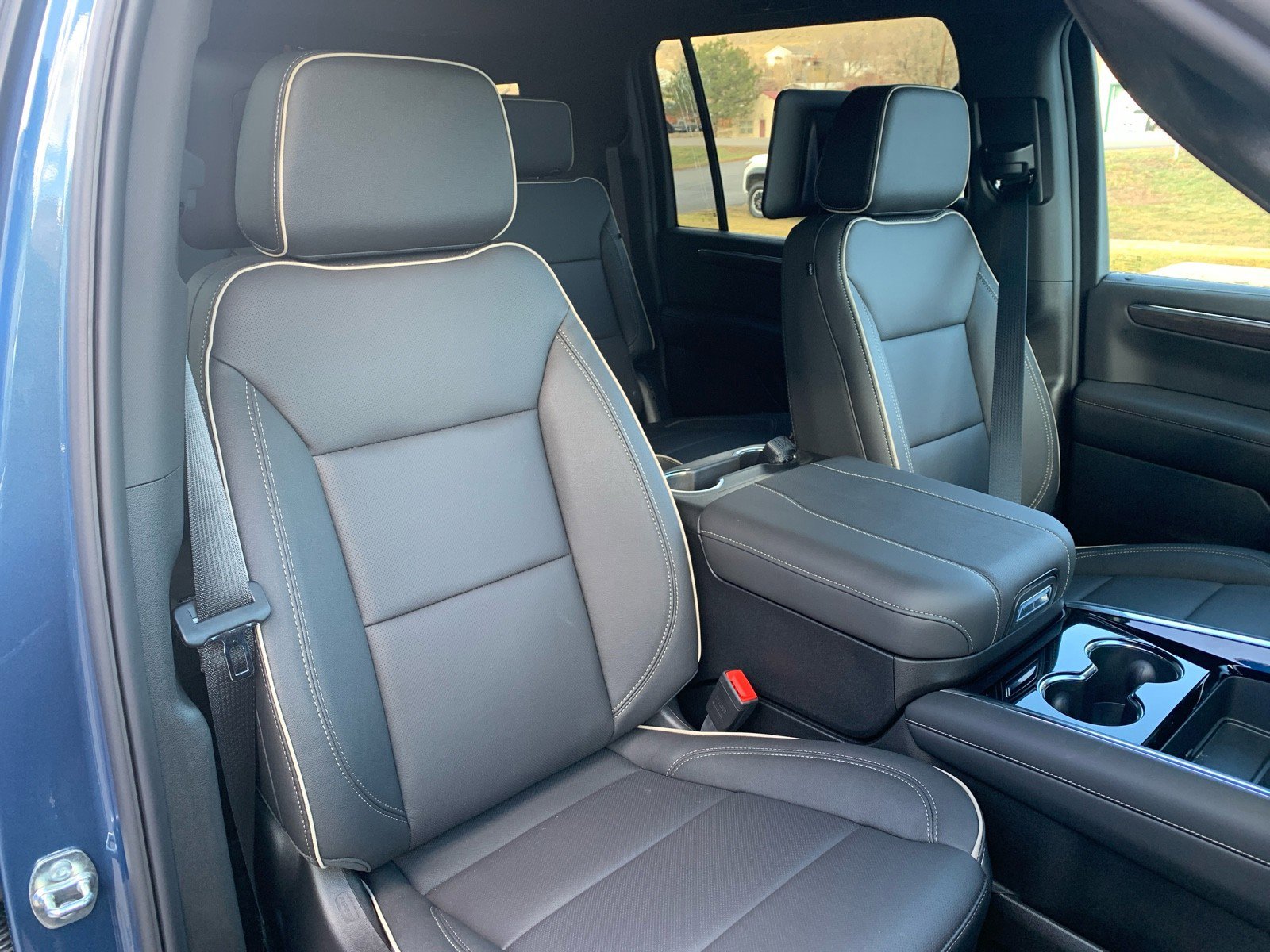 New 2026 Chevrolet Suburban Premier image 18