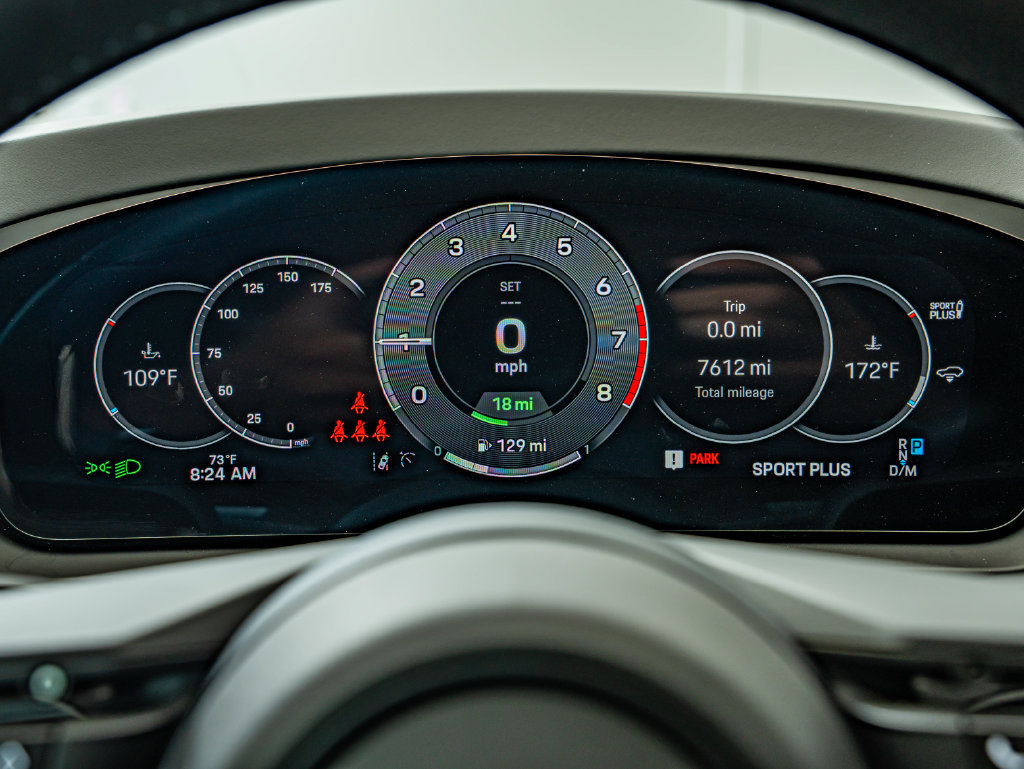 Certified 2025 Porsche Cayenne E-Hybrid Coupe AWD/4WD image 26