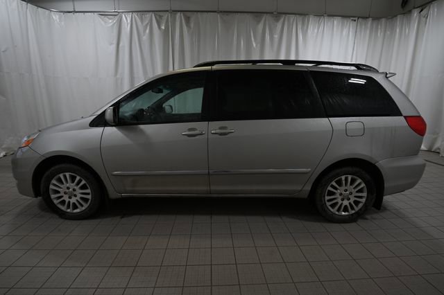 Used 2009 Toyota Sienna AWD image 6