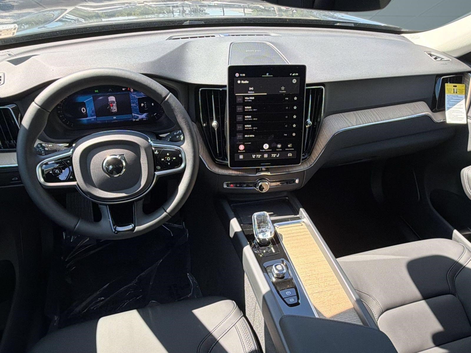 New 2027 Volvo XC60 B5 Plus AWD/4WD image 15