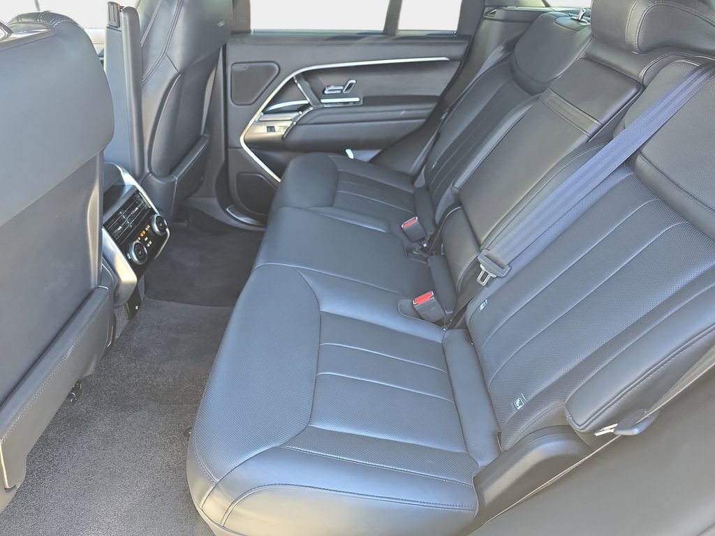 Used 2023 Land Rover Range Rover SE image 15