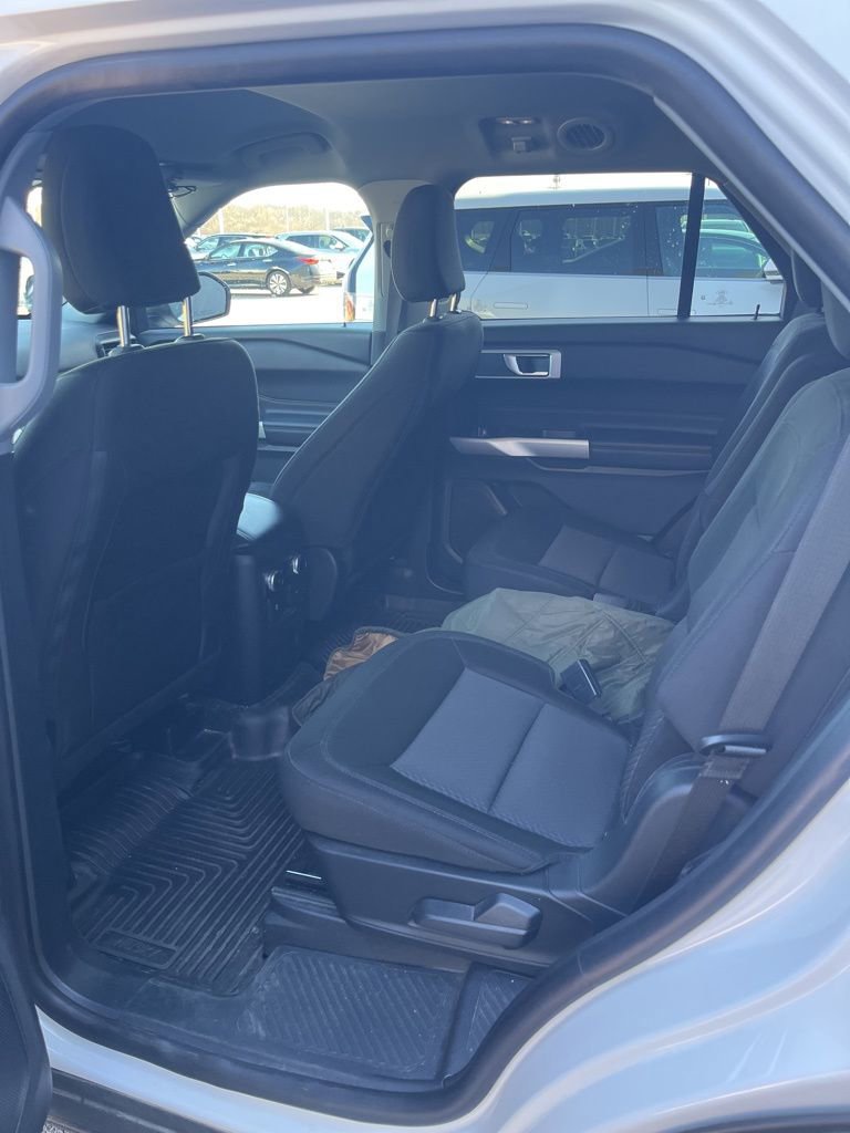 Used 2022 Ford Explorer XLT image 5