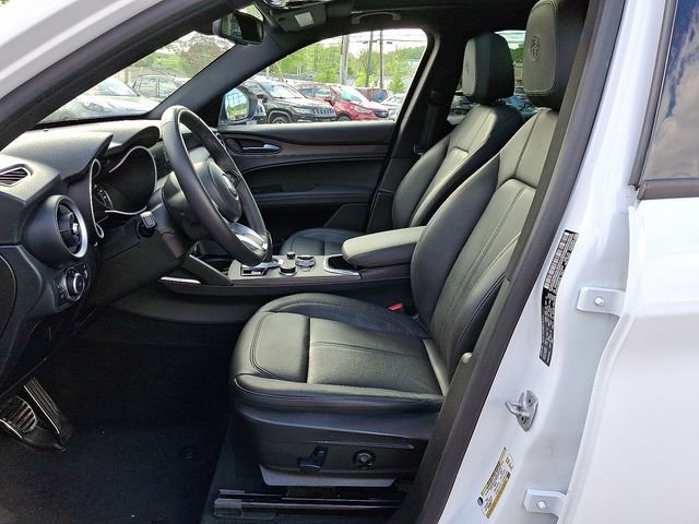 Used 2022 Alfa Romeo Stelvio Ti AWD/4WD image 14