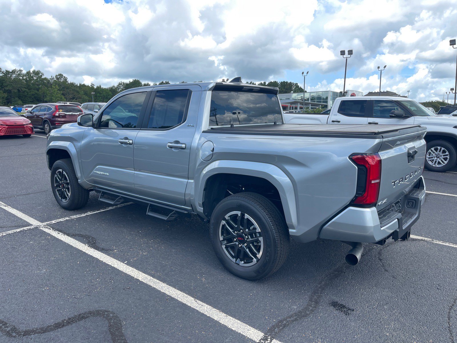 Used 2025 Toyota Tacoma SR5 AWD/4WD image 14