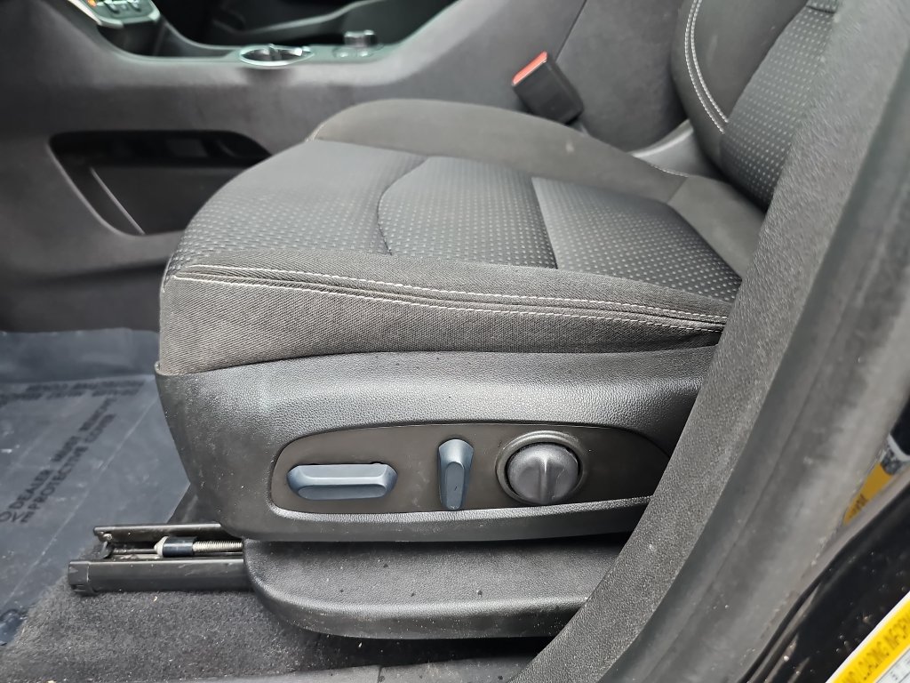 Used 2022 GMC Terrain SLE w/ Driver Convenience Package FWD image 28