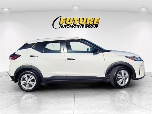 Certified 2024 Nissan Kicks S image 3