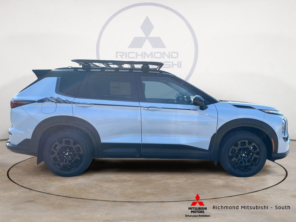 New 2026 Mitsubishi Outlander AWD image 2