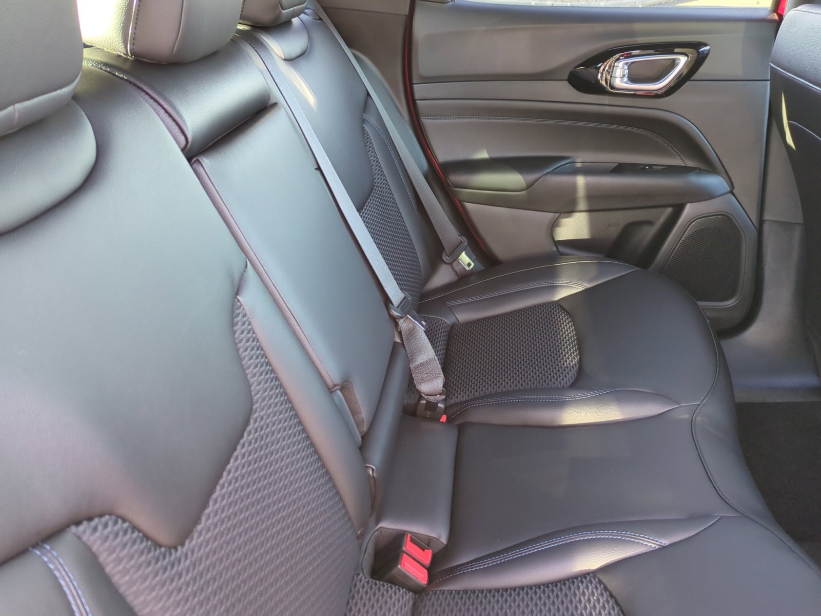 New 2026 Jeep Compass Latitude image 18