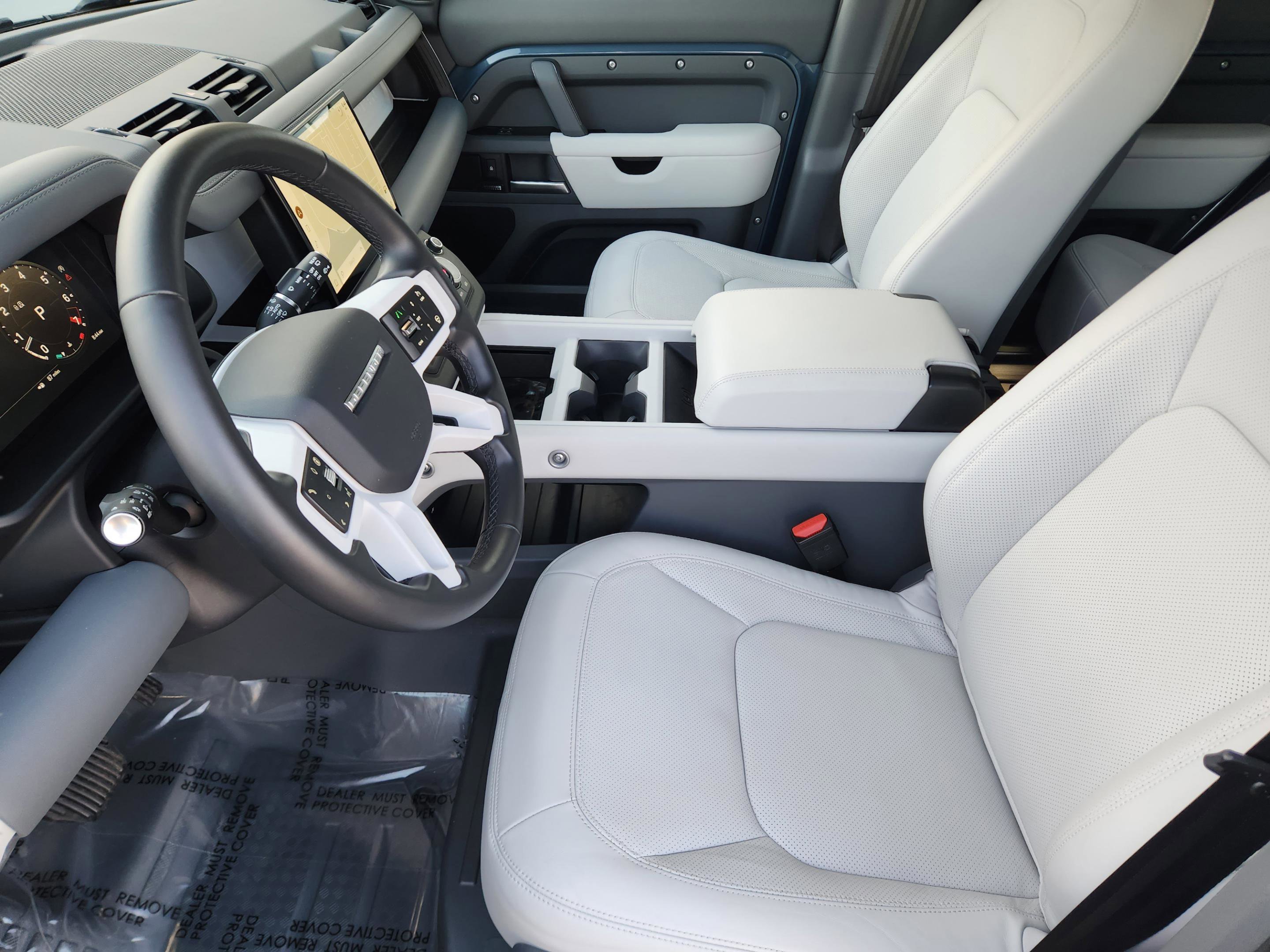 Used 2025 Land Rover Defender 110 X-Dynamic SE image 13