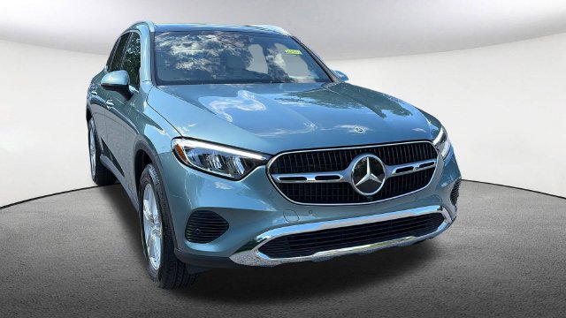 Used 2026 Mercedes-Benz GLC 300 4MATIC image 3