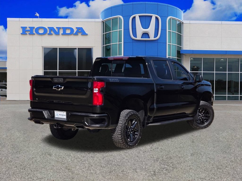 Used 2023 Chevrolet Silverado 1500 LT Trail Boss w/ LT Trail Boss Premium Package AWD/4WD image 3