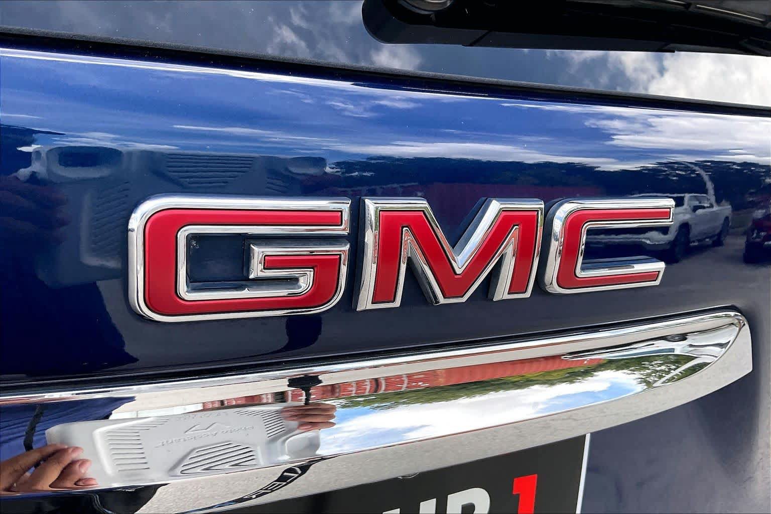 Used 2022 GMC Terrain SLE w/ Driver Convenience Package FWD image 29