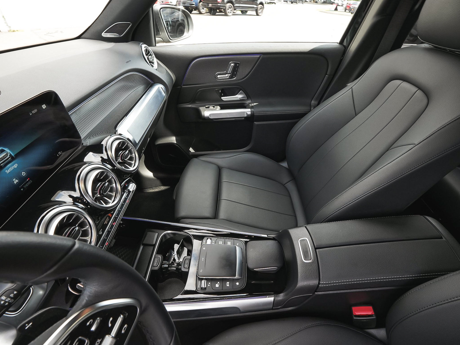 Used 2023 Mercedes-Benz EQB 300 4MATIC w/ Pinnacle Package image 37