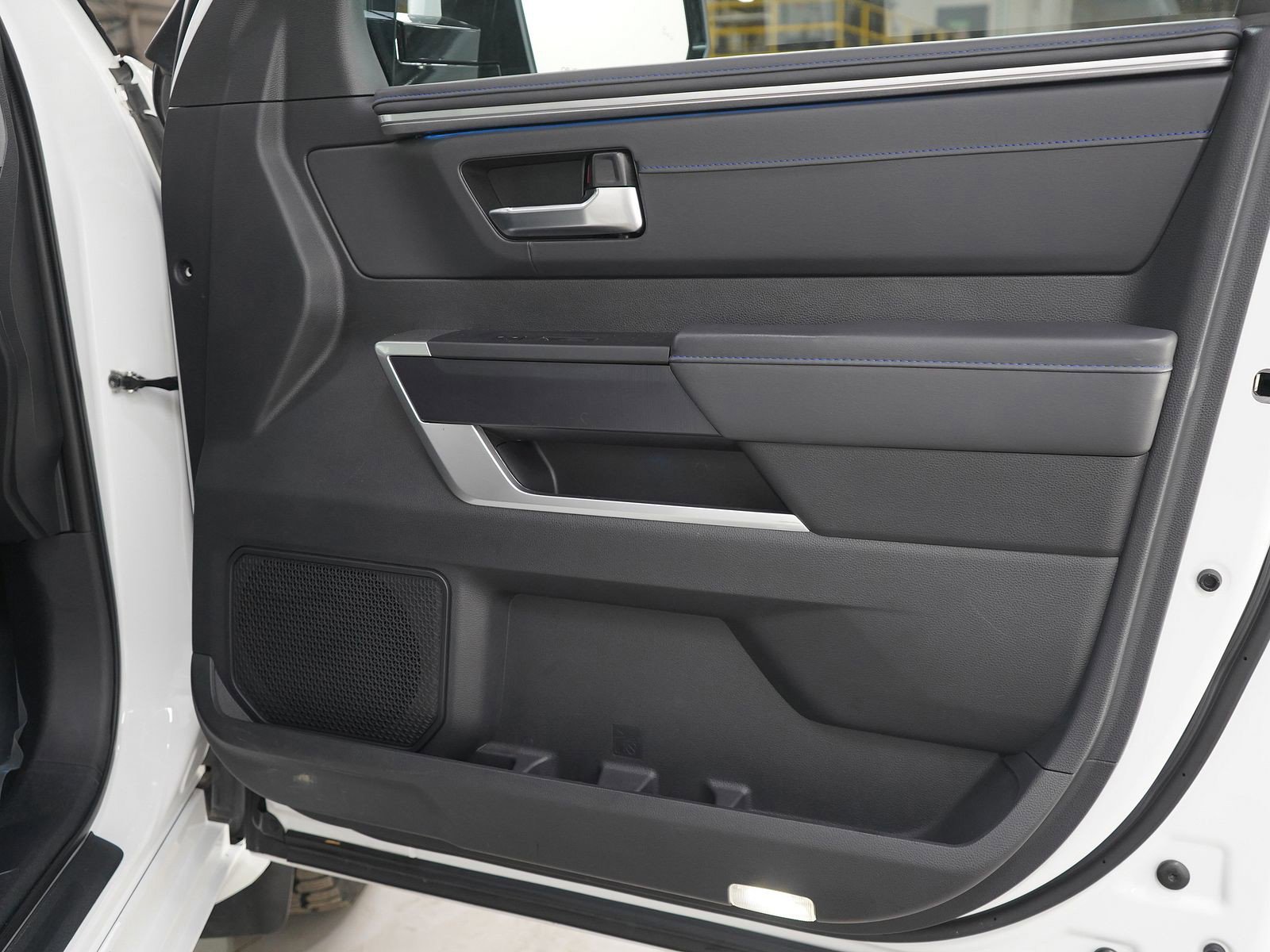 Used 2023 Toyota Sequoia Platinum image 9