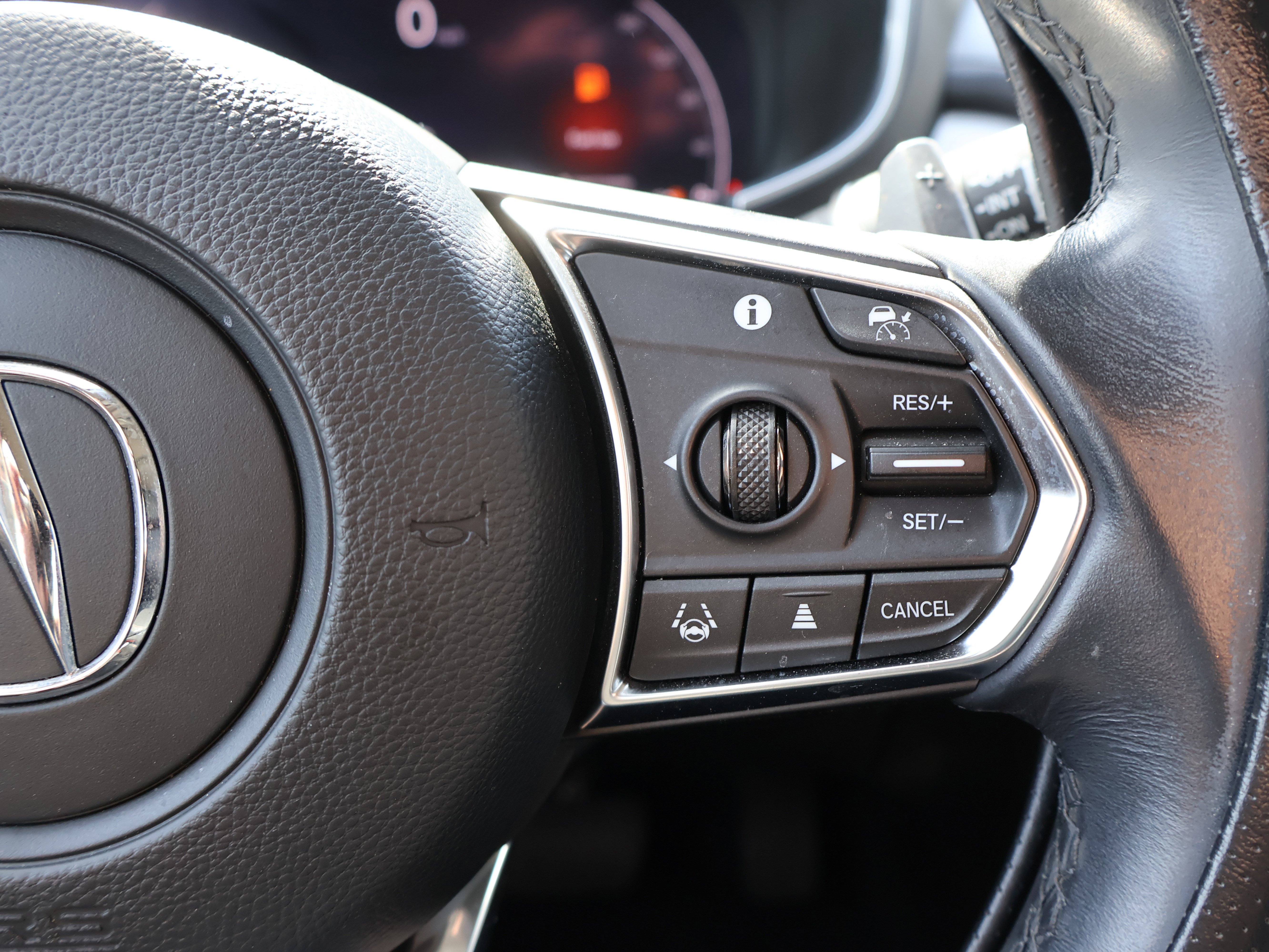 Used 2023 Acura MDX SH-AWD w/ Technology Package image 37