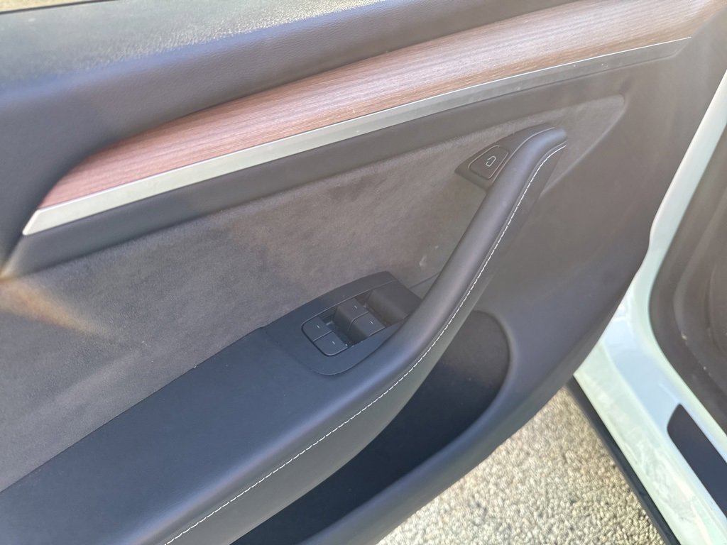 Used 2024 Tesla Model Y Long Range image 16